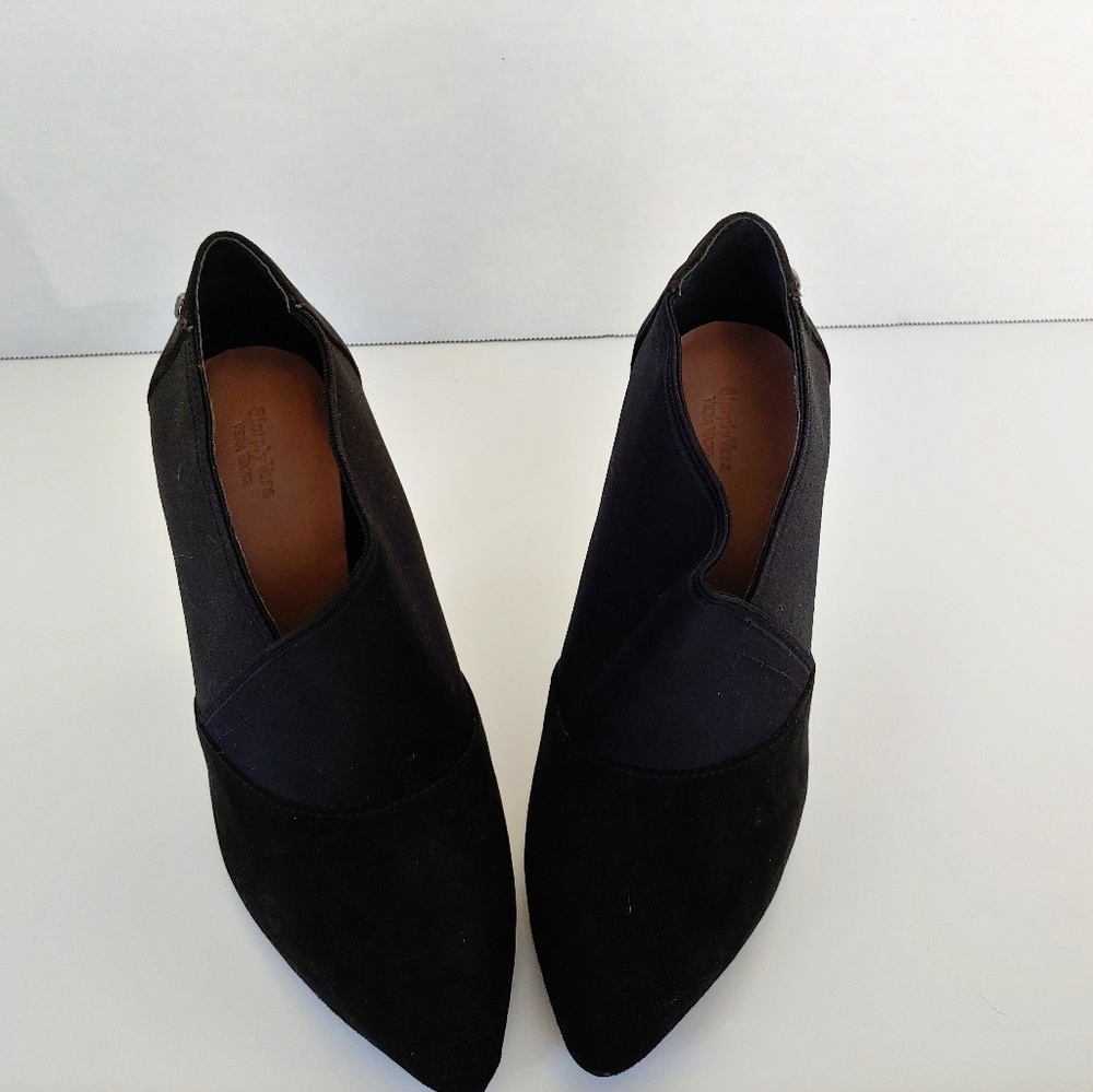 NWOT Vera Wang Booties